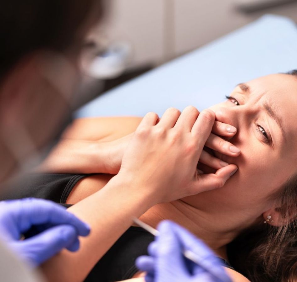 Angstpatientin beim Zahnarzt